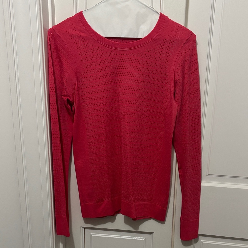 Lululemon long sleeve performance top size 4 EUC